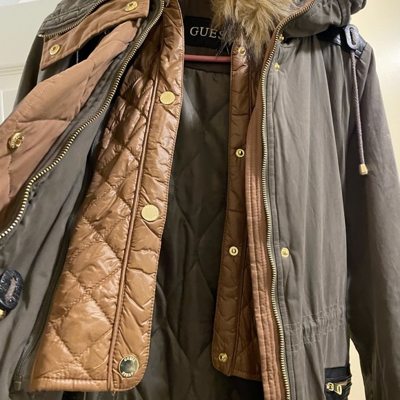 Guess olive faux fur trim Parka - Picture 2 of 8